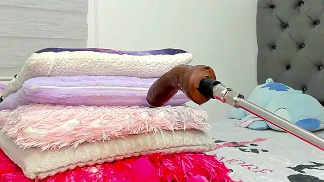 Elizabeth_18_ webcam