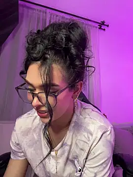 Vyna - Trans webcam sex chat