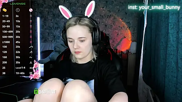 Your_small_bunny webcam