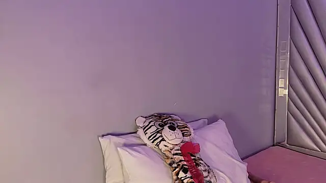 HatsaJones webcam