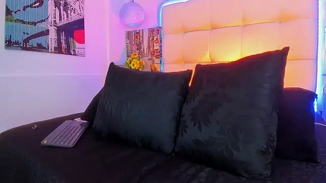 SharonTygaX webcam