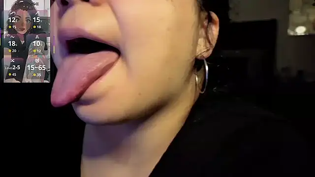 kimmiakiss22 webcam