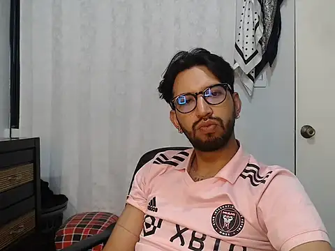 thomass1018 webcam