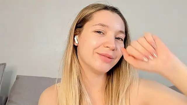 MiaThaine webcam