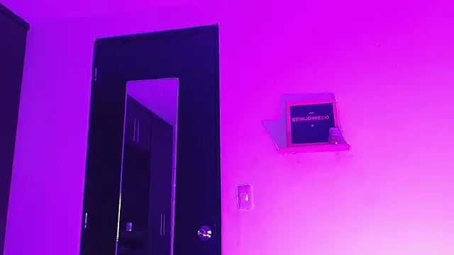 TinaJonnes_ webcam