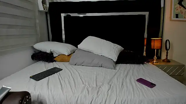Tiana_moon webcam