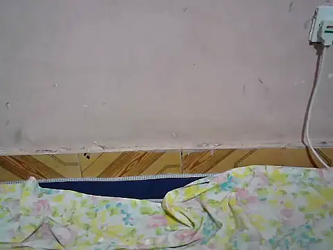 Horny-quen webcam