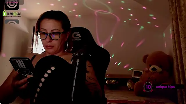 SonyaDevon webcam