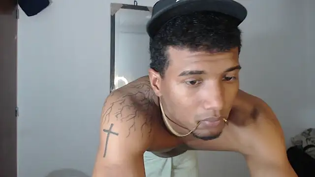 Dani-brown webcam