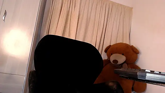 mistressbigcock777 webcam