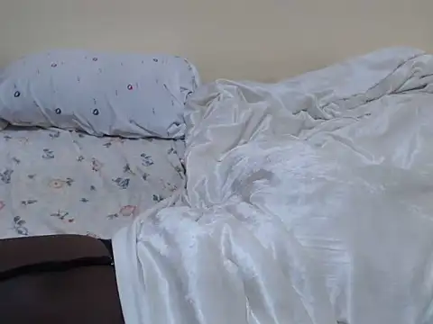 Loola-69 webcam