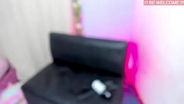 Skinnyfantasies44 webcam