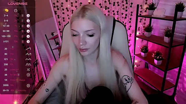 AnyaTaylor_ webcam