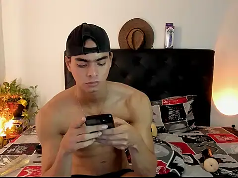 NoahDevil18 webcam