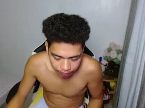 curlyasian_njxx webcam