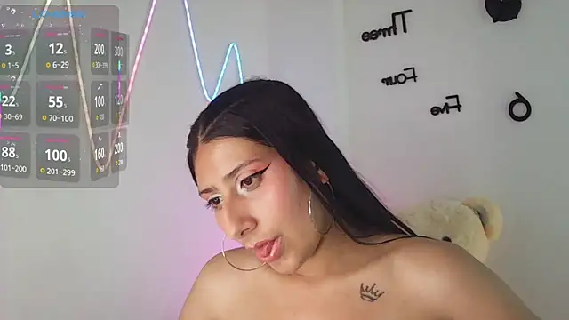 Sara_Blum webcam