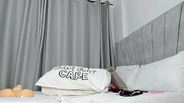 thee_sexy_goddess webcam