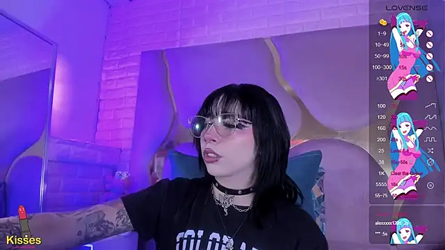NaniiSisy webcam