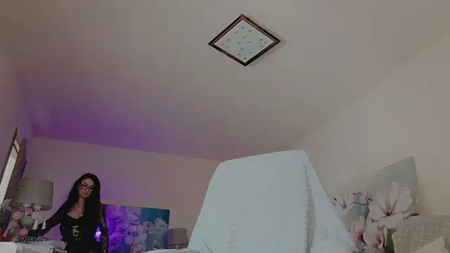 lara_heaven webcam