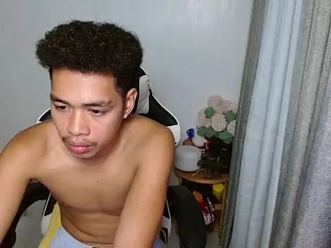 curlyasian_njxx webcam
