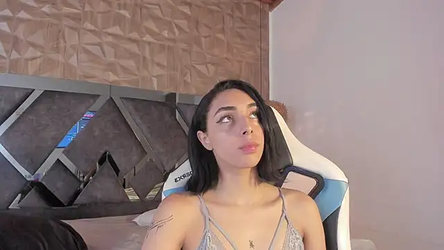 Kiara_velvet__ webcam