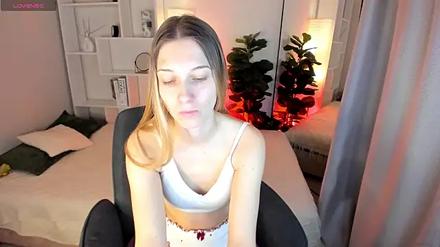 LauraPurr webcam