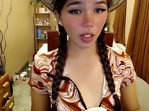 urswtasian_chesca webcam
