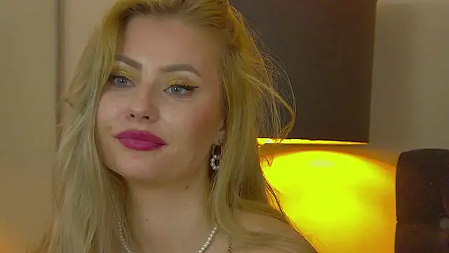 MisshaNight webcam