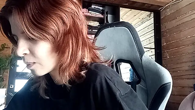 LowkeyIndigo webcam