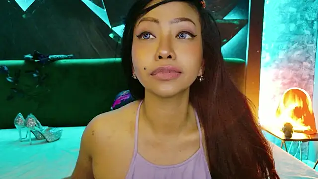 ElyaQuinn webcam