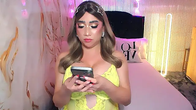 yourTsFantasyBigCock webcam