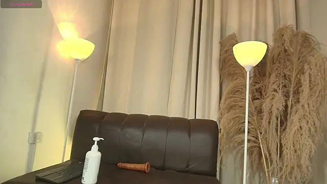 aliana_rouse (F young) - Ride dildo 🍑🍆