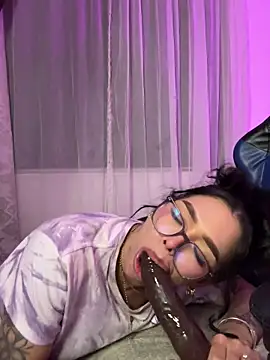 Vyna - Trans webcam sex chat