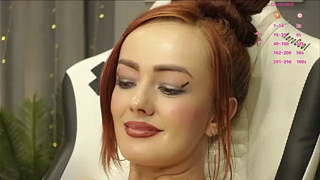 megany (F young) - fingering pussy show ;)