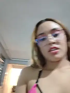 TaraaHot live cam