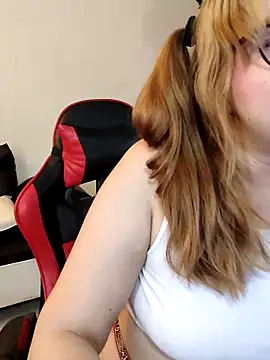 chloe_prg webcam