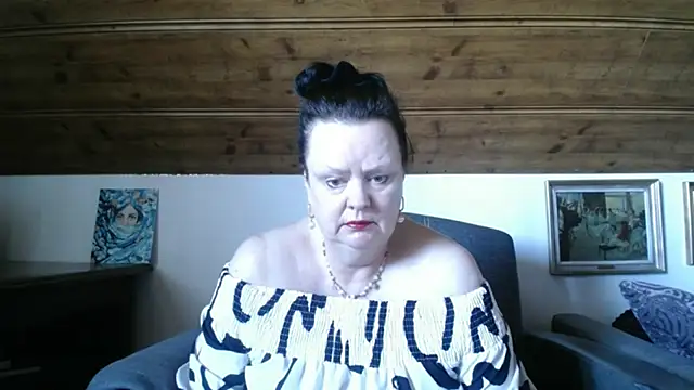 TiffanyMature webcam