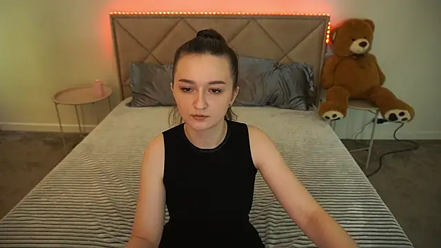 CyrenaLuxe webcam