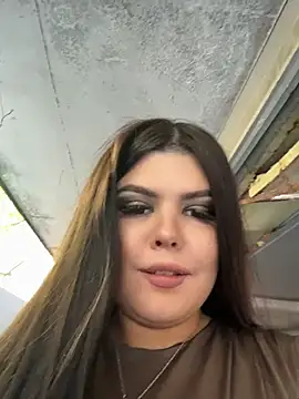 amelliadiamond (F young) - 2 fingers in my pussy 2 minutes