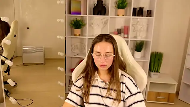 NadinnL webcam