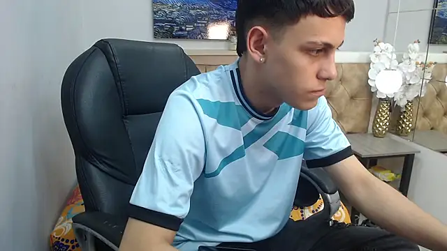 Ethanx18_ webcam
