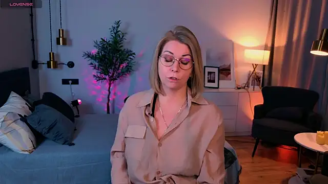 Annie_Light webcam