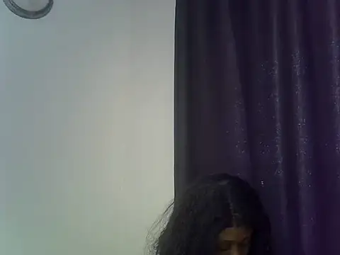 Luna_en_Gee webcam