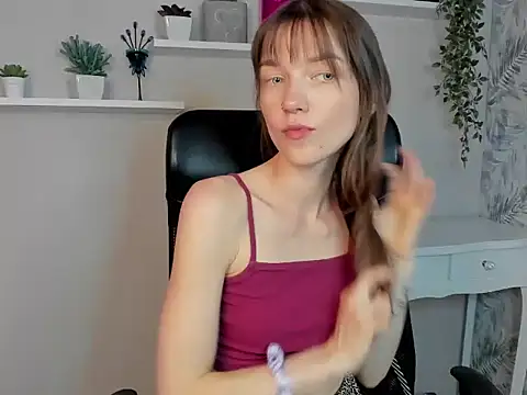 kirabliss28 - KiraBliss28's free webcam - UK Sex Cams