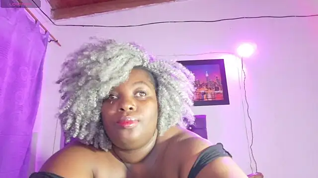 ebony_NeighborMoans webcam