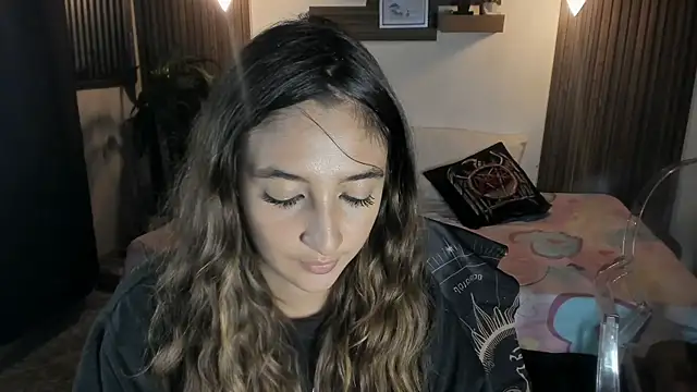 alucarda666 - Alucarda666's free webcam - UK Sex Cams
