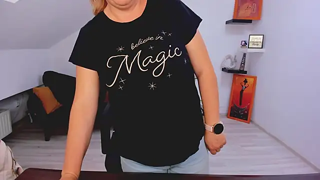 lollagirl - LollaGirl's free webcam - UK Sex Cams