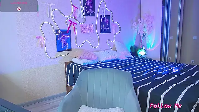Lillianhot68 webcam