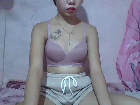 SweetPussie18x webcam