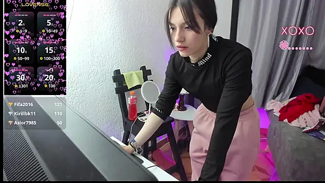 TiinaJonus_ webcam